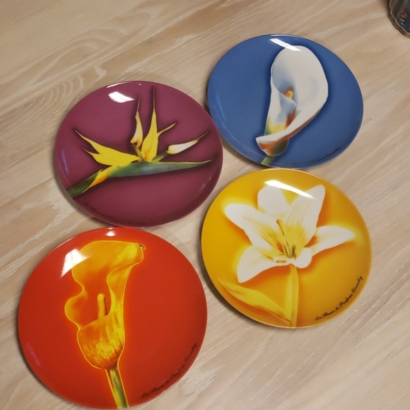 Givenchy plates. - Picture 3 of 8